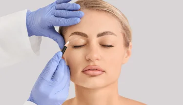 سواد جفن العين العلوي: الأسباب الخفية وراء تغير لون جفونك وكيفية استعادة إشراقتها